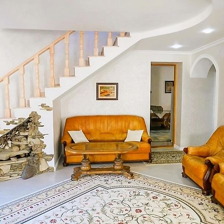 Kiki'S Villa Codru Buitenkant foto