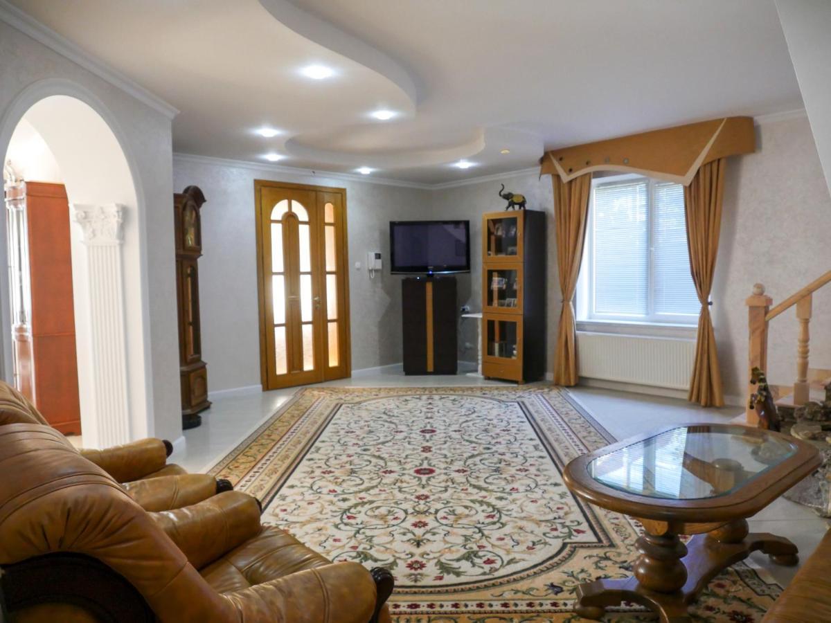 Kiki'S Villa Codru Buitenkant foto